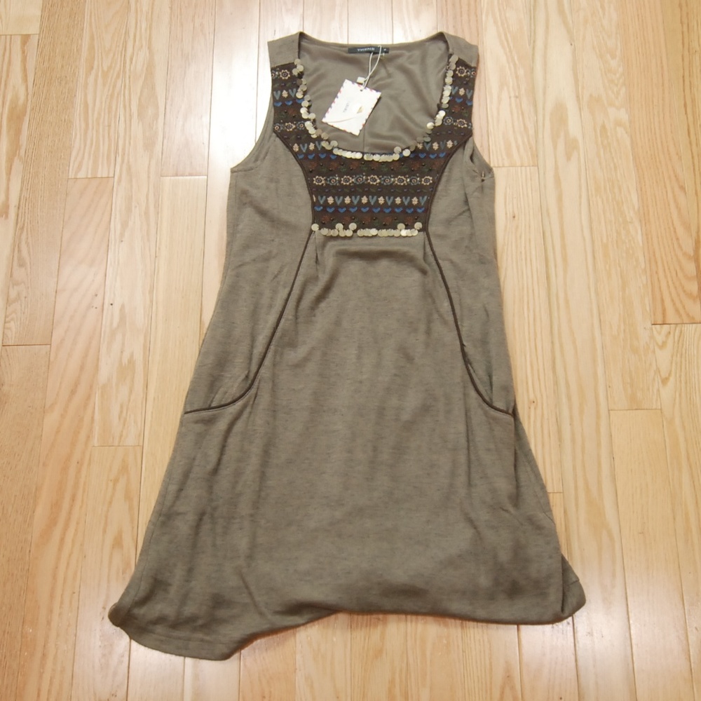 NWT Theme Sleeveless Embroidered Dress